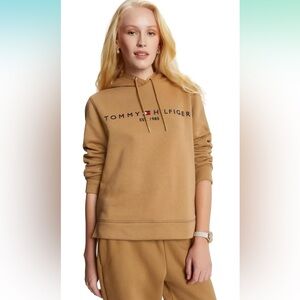 Women's Tommy Hilfiger Pull Over Sweater Tan/Brownish